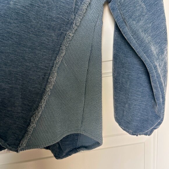 Women’s Button-Down Relaxed Fit Long Sleeve Shirt Light Blue Size L - Picture 7 of 9